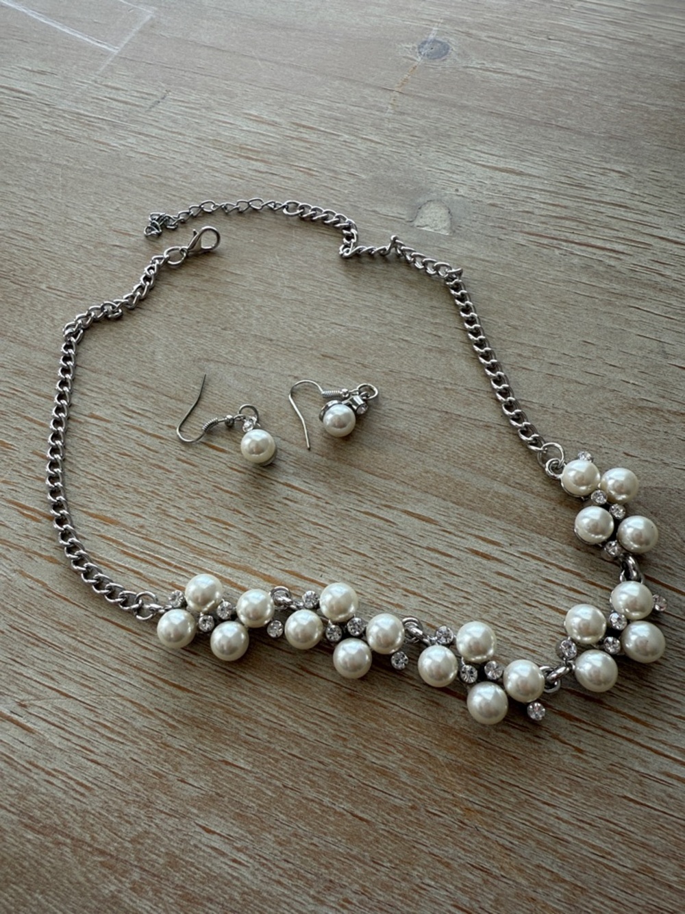 Source Unknown Silver-Tone Pearl Cluster Necklace with Matching Earrings - White - Picture 2 of 2
